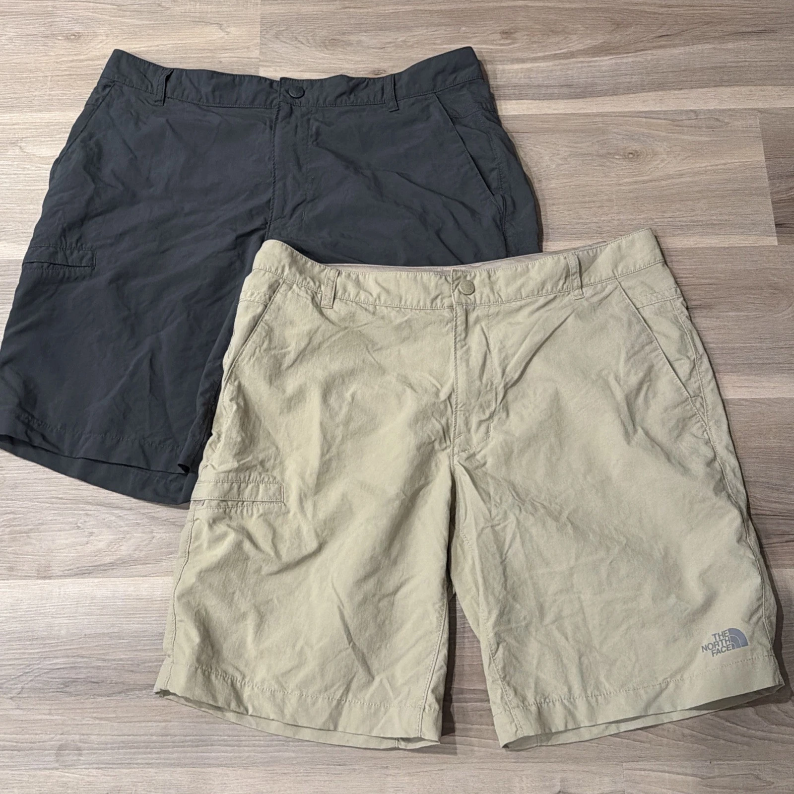 2 The North Face Shorts Mens 38 Gray & Khaki Hiking Ripstop Cargo Flat Front