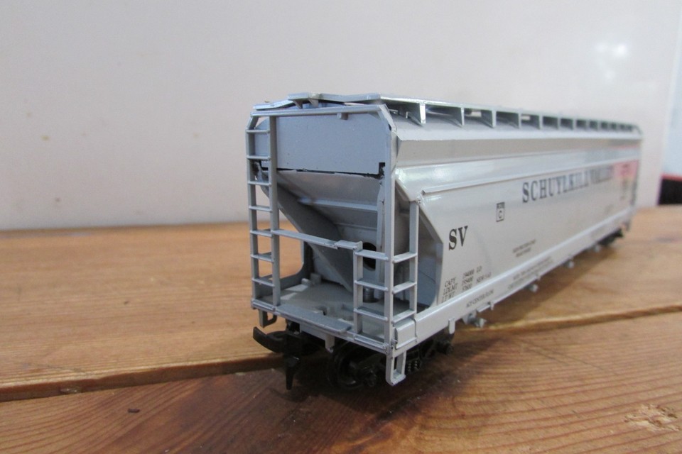 HO Scale 4Bay Covered Hopper Car Schuylkill Valley (Gray) C1236 | eBay