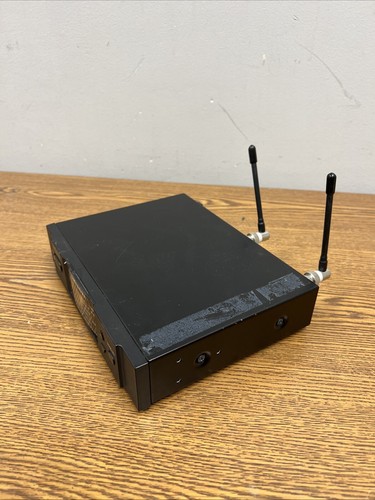 Audio-Technica ATW-R3100D UHF Synthesized Diversity Reciever 655-680Mhz - Picture 2 of 6