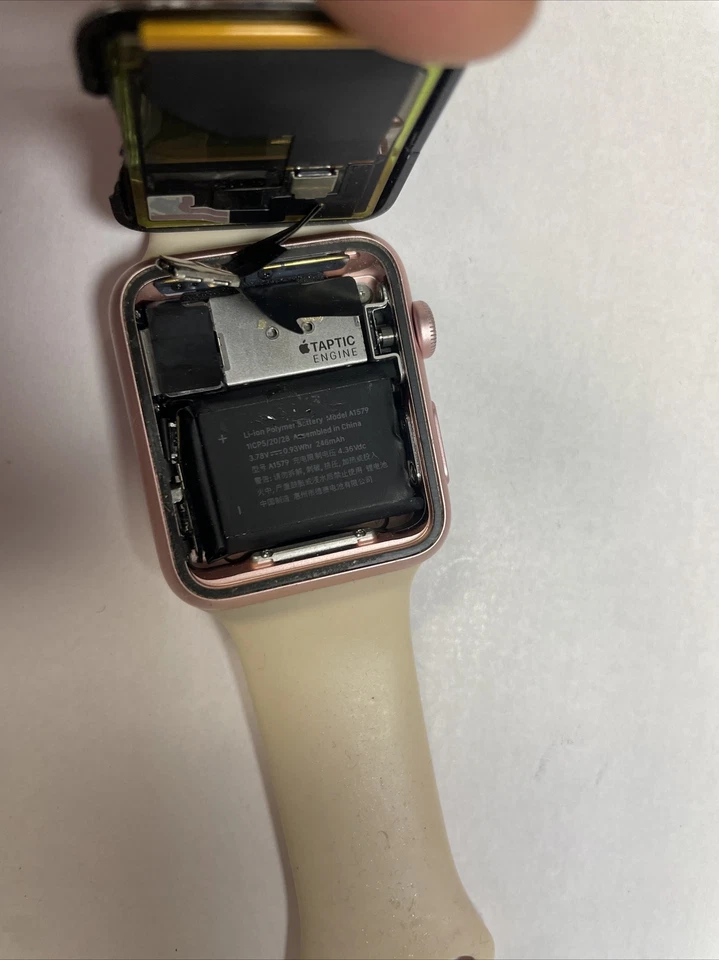 Apple Aluminium Case Sport Band 42mm Smartwatch - Rose Gold Cracked Locked - Image 3 of 4