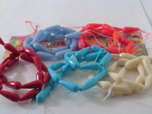 Gioielli e gemme di calcedonio