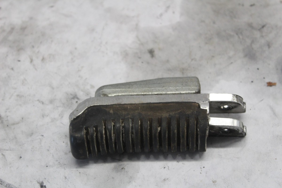 Front Footrest Bar Peg RIGHT SUZUKI 43531-24F00 | eBay