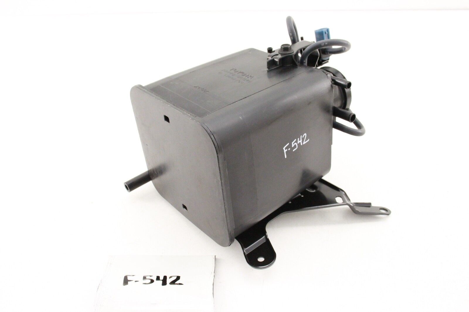 New OEM Vapor Canister genuine Toyota Camry 1997 1998 2.2 3.0 17740