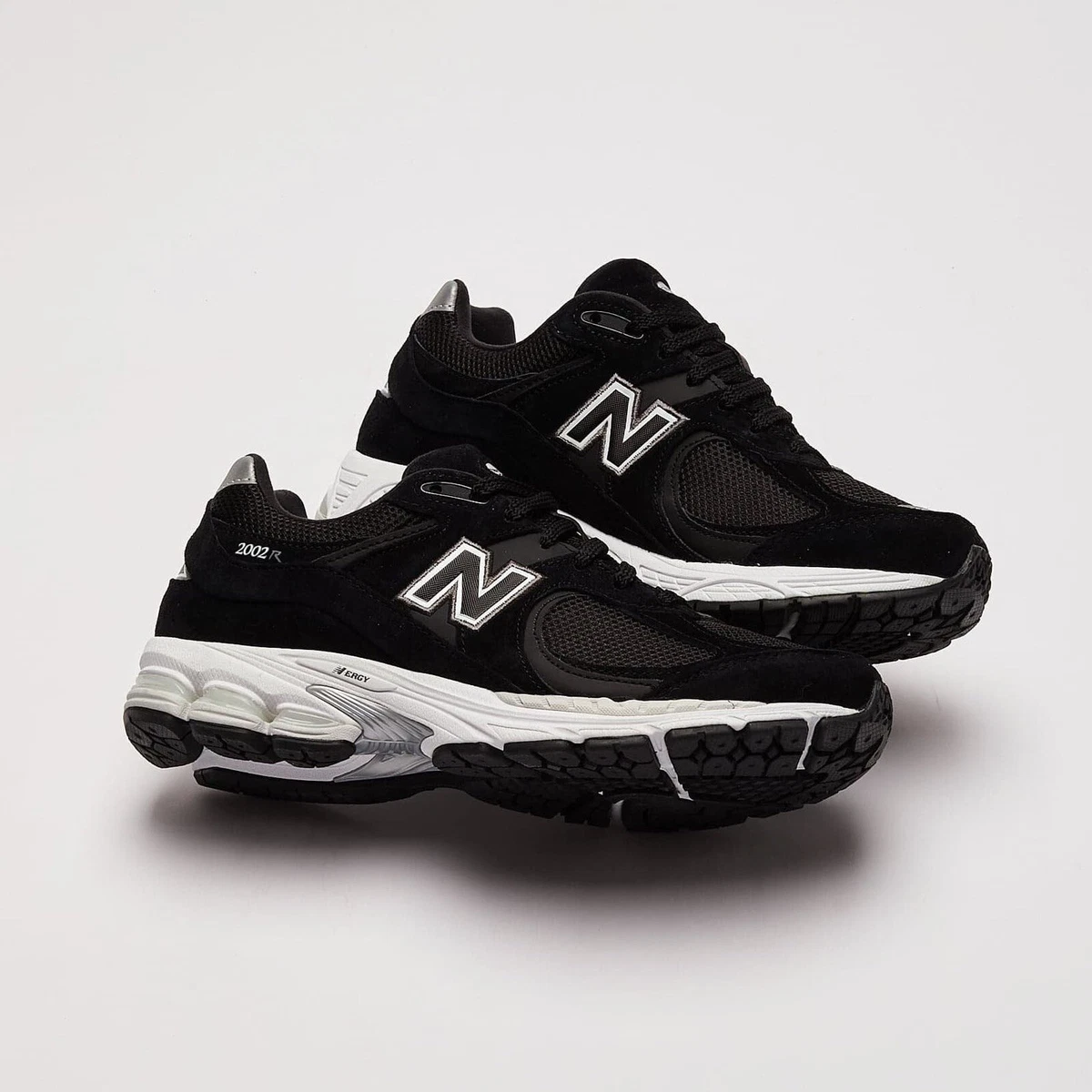 New balance siyah clearance alt谋n