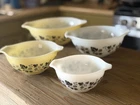 Pyrex Gooseberry 4-Piece Nesting Glass Mixing Bowl Set Floral Yellow/White/Black