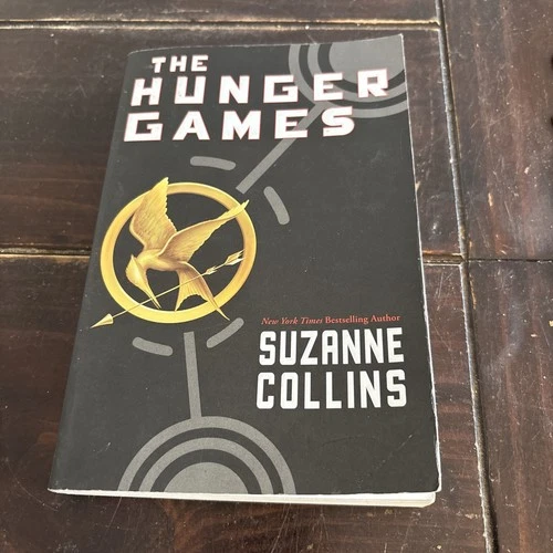 Hunger Games (Hunger Games, Book One) by Suzanne Collins (2010, Trade Paperback)