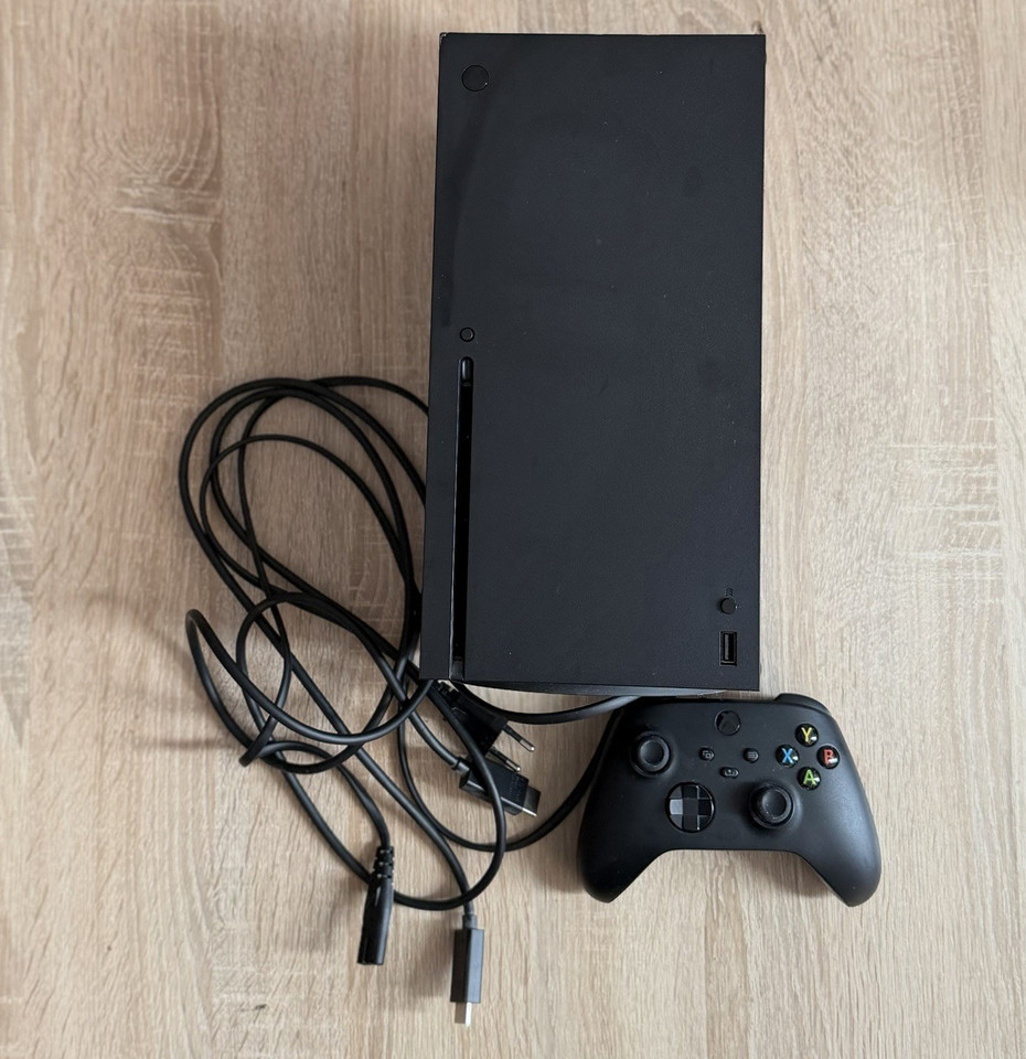 Microsoft Xbox Series X 1 TB Console Nera 4K (UHD) con Controller