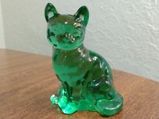Vintage FENTON Emerald Green 3 3/4" Solid Glass Sitting Cat USA w/Sticker