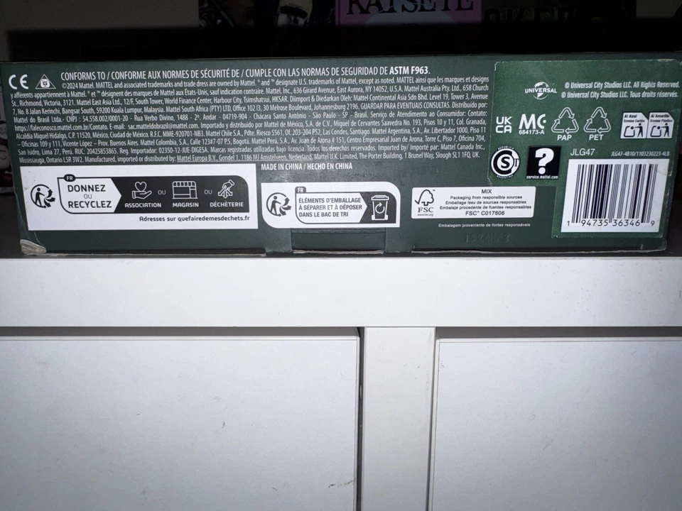 Mattel Wicked Deluxe Elphaba Doll with Hat, Purse Broom - Image 2 of 3