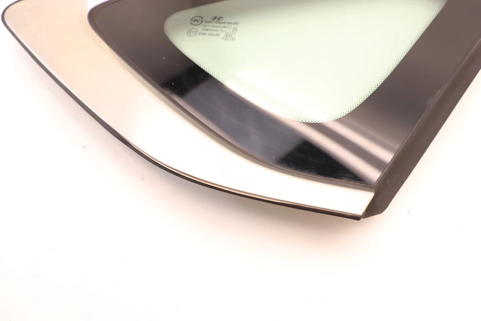 2015-2019 HYUNDAI GENESIS G80 REAR RIGHT QUARTER PANEL WINDOW GLASS OEM #F - Image 2 of 4