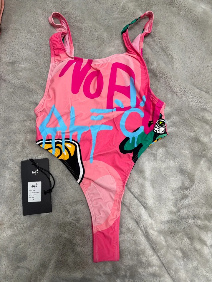 Alec Monopoly x Nobu Malibu rosa Einteiler Badebody Allover Gr. Medium UVP 300 $