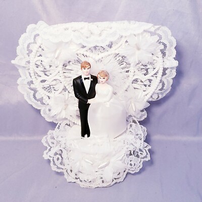 Vintage 1980 Wedding  Cake  Topper  Bride And Groom Lace 