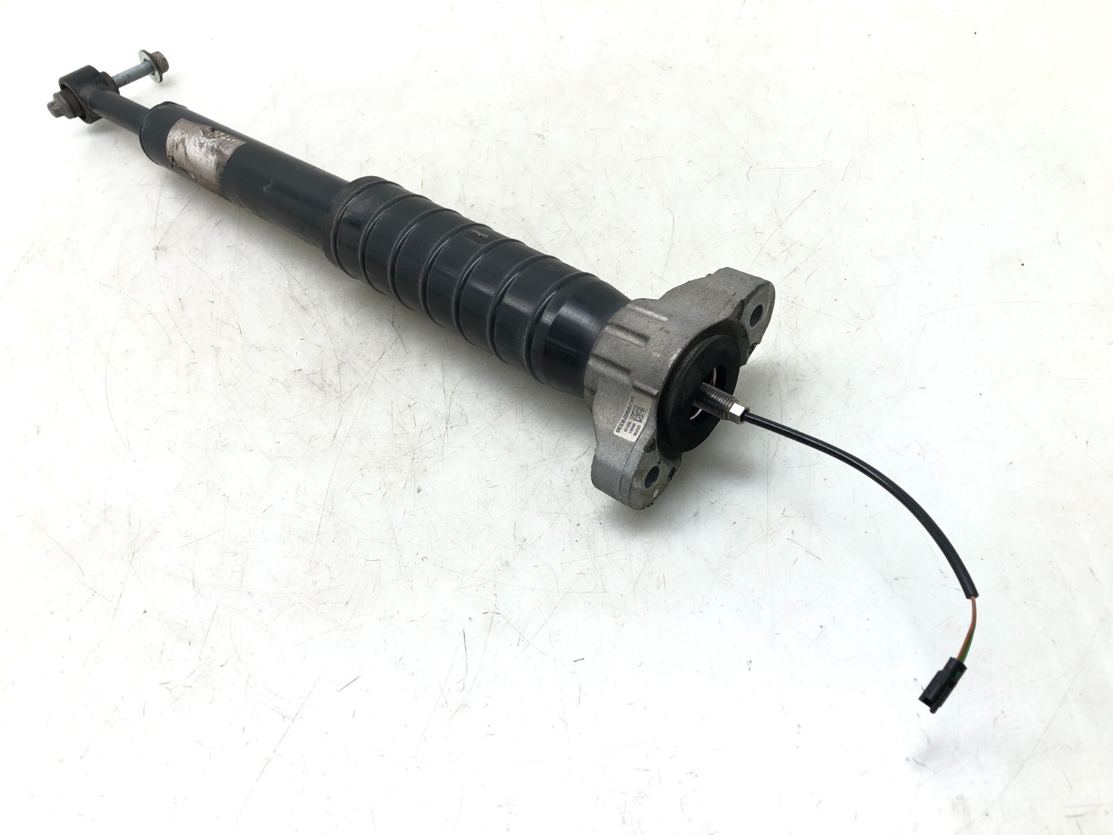 2017-2022 MASERATI LEVANTE S AWD RIGHT PASSENGER REAR SHOCK STRUT ABSORBER OEM.