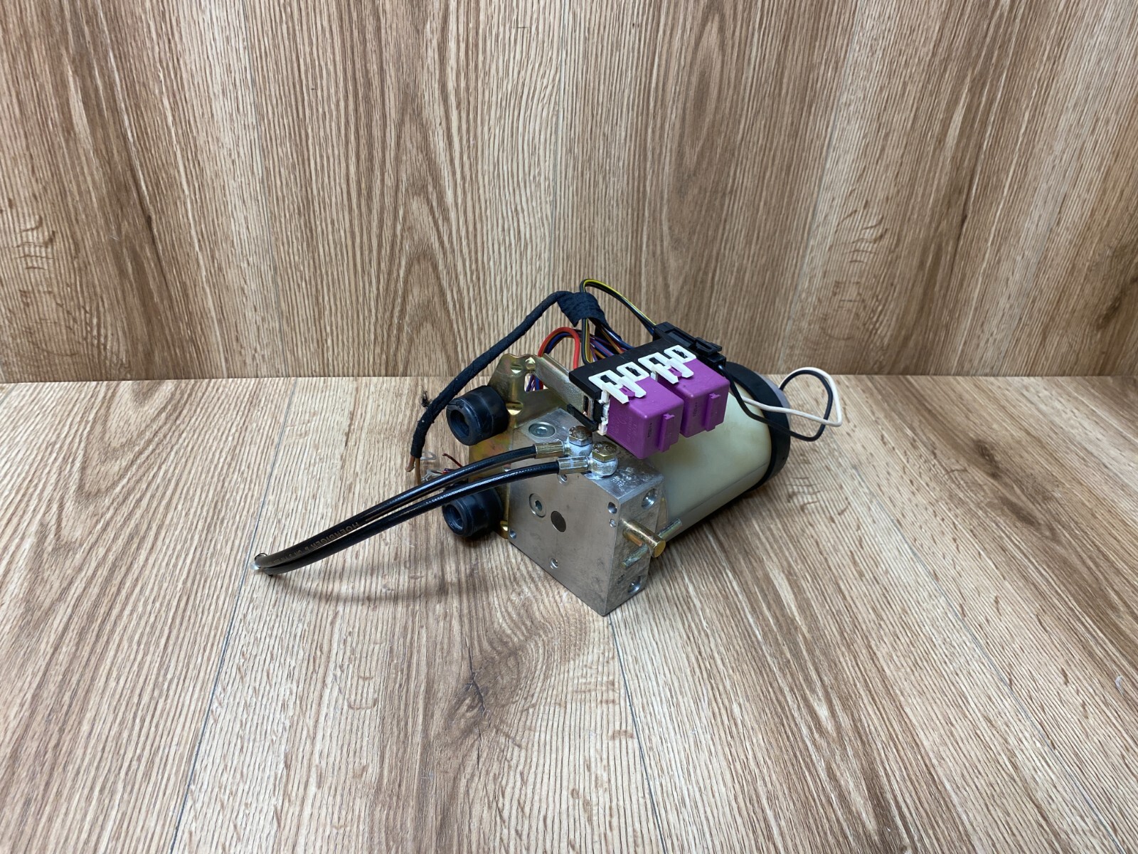 BMW E36 Z3 CONVERTIBLE TOP MOTOR HYDRAULIC LIFT PUMP OEM (1996_2002