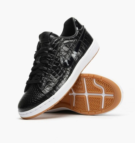 nike classic tennis shoes womens