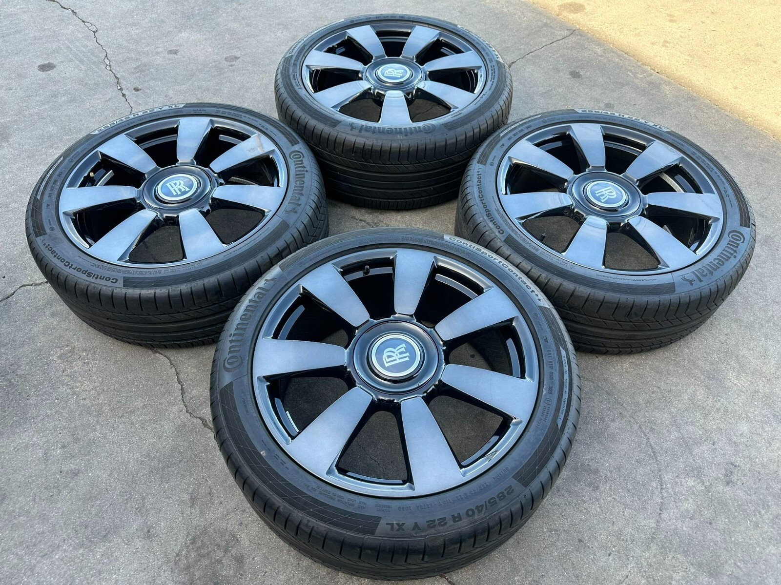 22” inch Rolls Royce Cullinan 7 Spoke Polished Shadow Wheels Continental Tires