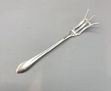 Lovely Weidlich Sterling Silver WED13 Pattern Lemon Fork 5 1/8” FREESHIP