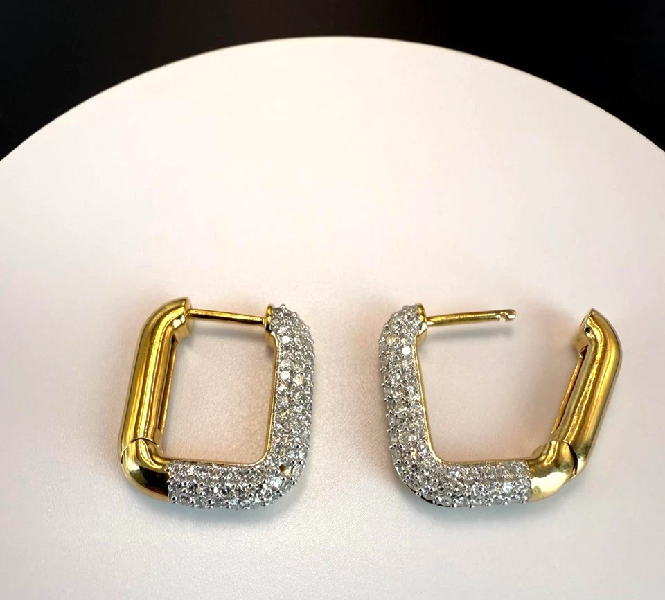 Pendientes de aro geométricos de diamantes creados en laboratorio de 1 quilate VS enchapados en oro amarillo de 14 quilates Foto 4 de 4