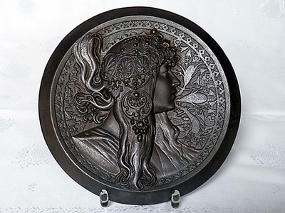 TETE BYZANTINE + ENTWURF ALPHONSE MUCHA + JUGENDSTIL WANDRELIEF 1900 + EISENGUSS