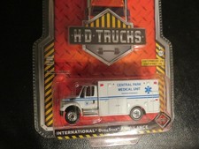 GREENLIGHT 1/64 HD INTERNATIONAL DURASTAR AMBULANCE CENTRAL PARK  Brand NEW!