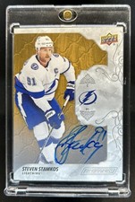 2023-24 Upper Deck Engrained Steven Stamkos 2019 20 Update: Oak Auto #8
