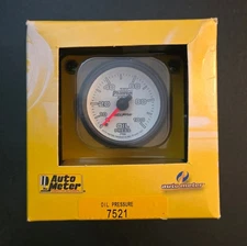Mechanical Oil Pressure Gauge AutoMeter 2-1/16" - Phantom II 7521 -& install kit