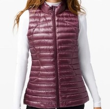 EUC Lululemon Pack It Down Vest Shiny in Bordeaux Drama Womens Size 2