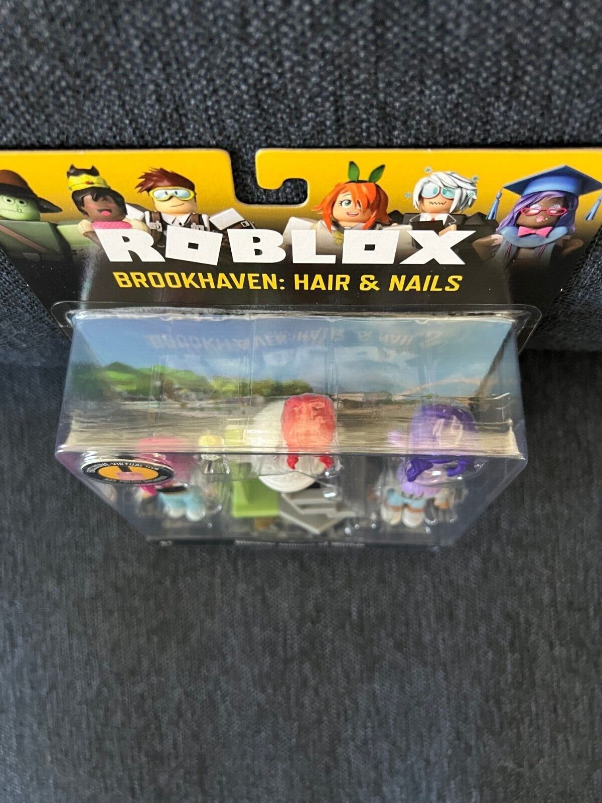 Roblox Action Figures Game Pack Brookhaven: Hair & Nails – Amuzzi