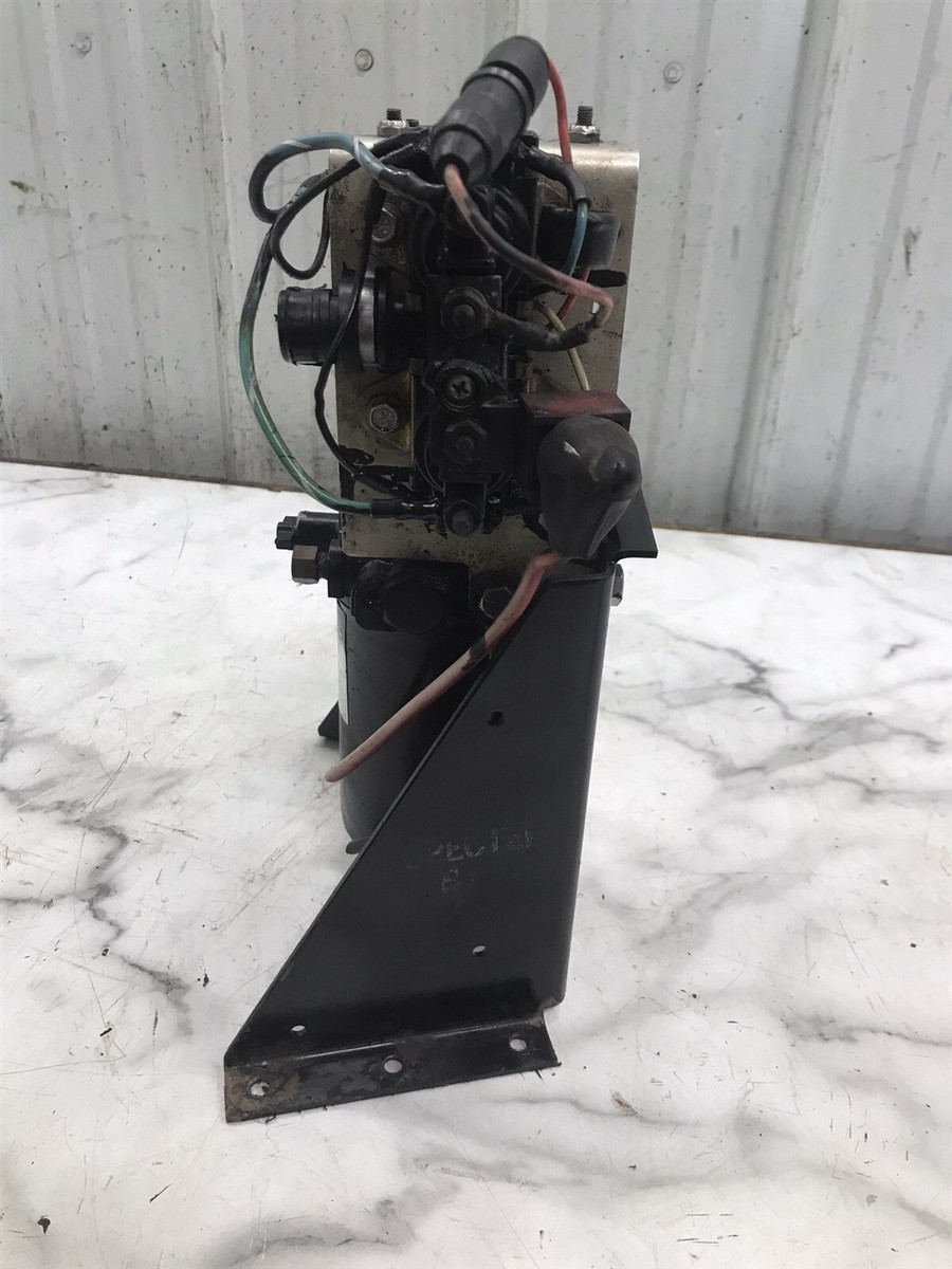 early MerCruiser Alpha 1 Gen 1 Out Drive Outdrive trim tilt lift