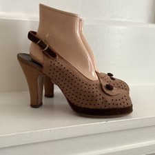 Vintage 1940's 2 Tone Tan and Brown Suede Leather Peep Toe Platform Pumps SZ. 8