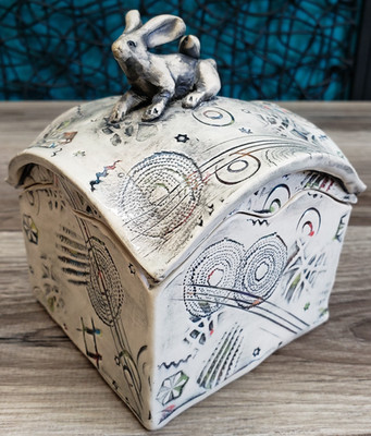 Janet Harper Knoxville TN Carved Ceramic Box w/ Rabbit Signed Boho Chic COTTAGE