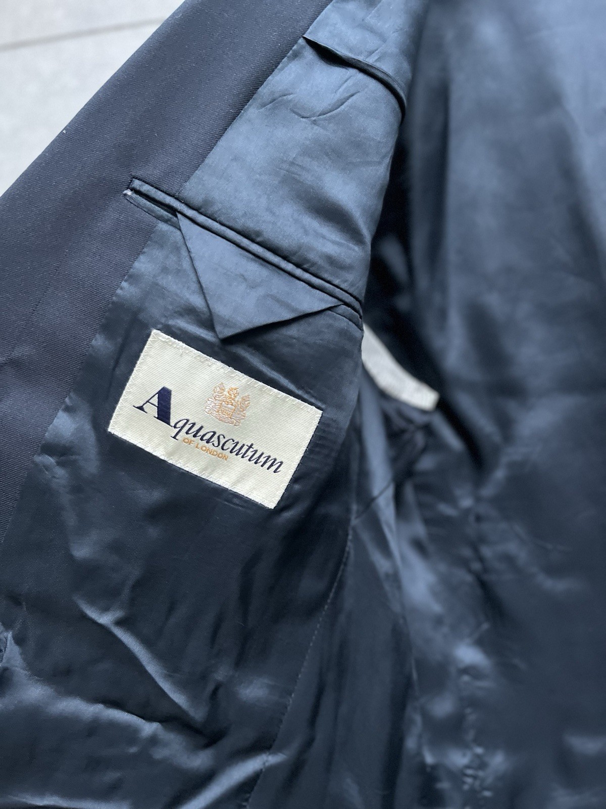 Vintage Aquascutum wool twill gold button navy blazer Size 40R image 3