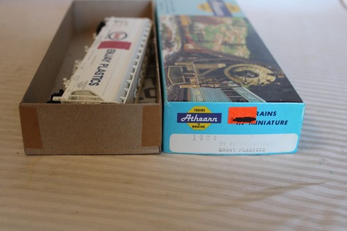 Athearn escala HO, 55' tolva de flujo central, plásticos Enjay, blanco, #52795 - 1904 | Zustand: Used