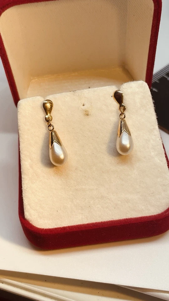 Lot H 9ct Yellow Gold Pearl 2CM Drop Earrings. Worn Once Excellent Condition. - Image 1 of 4