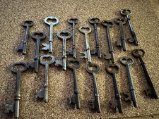 17 Vintage  Keys   Assorted Styles