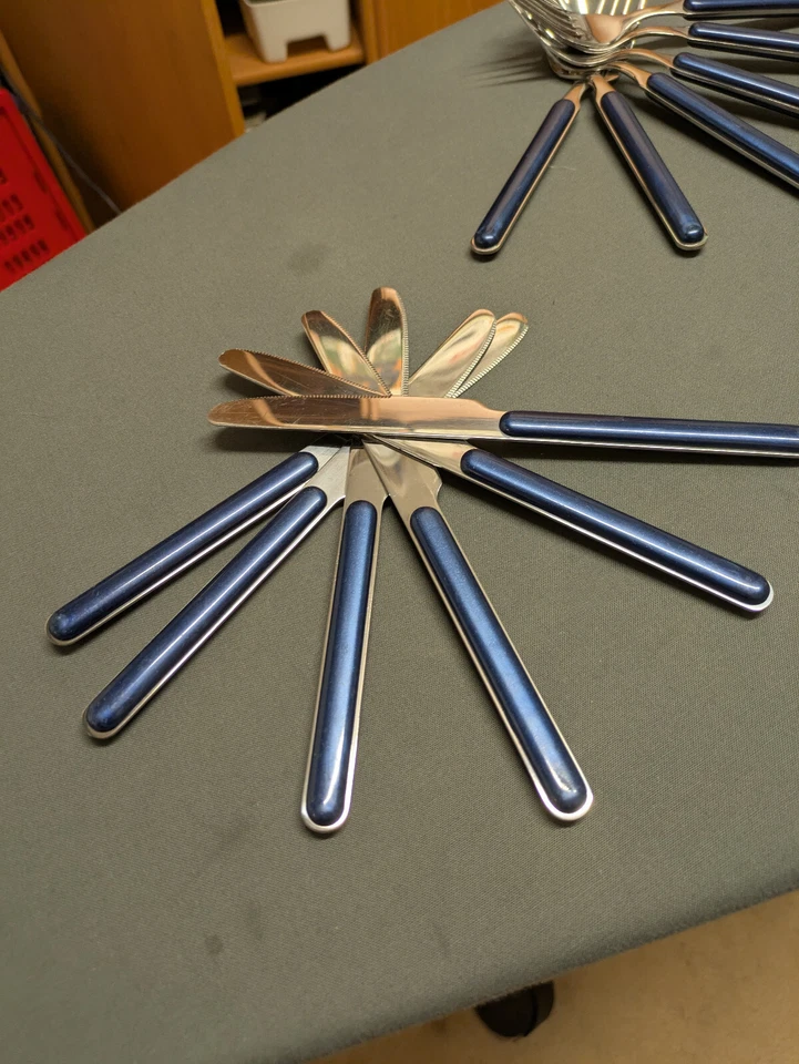 Besteck je sechs teile mit blauem Griff gesamt 30 teilig - Bild 2 von 4