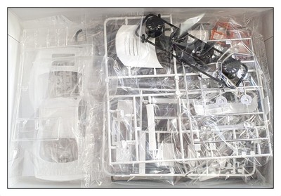 Maquette Aoshima 1/24 - Nissan Skyline GT-R BNR34 (2002 MCR) - Kit Non Monté