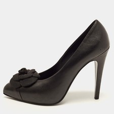 Chanel CC Camelia Size 38.5 Black Leather Cap Toe Pumps