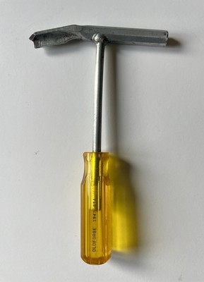 Vtg Old Forge No. 1947 Muffler & Tailpipe Remover Tool Made in USA Amber Handle