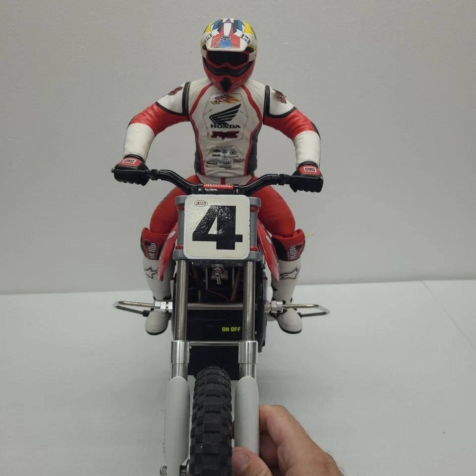 Vintage Radio Shack RC Dirt Bike Ricky Carmichael Honda CR250R Needs Repairs - Image 4 of 4