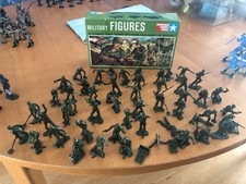 Monogram Combat Series w/ 50 WWII GIs (Incomplete Set) Plastic Toy Soldiers READ