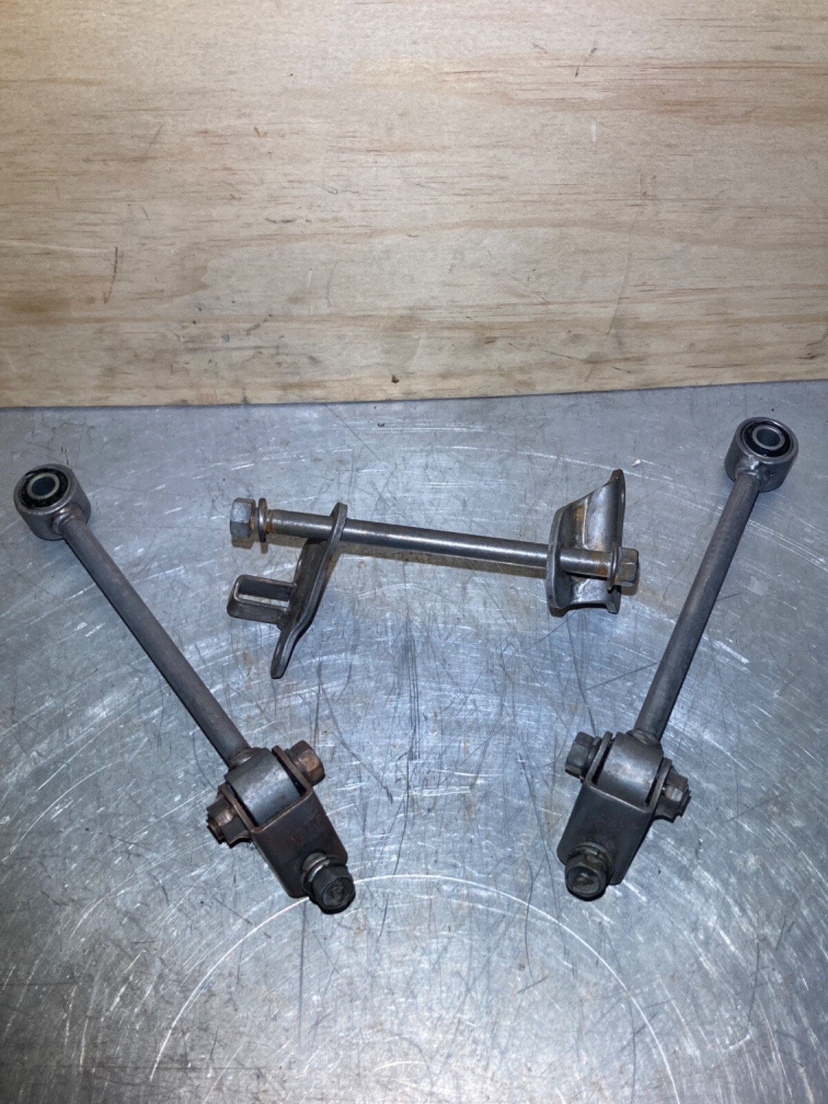 Yamaha Banshee MOTOR MOUNTS engine lower left + right upper lower 19872006 OEM eBay