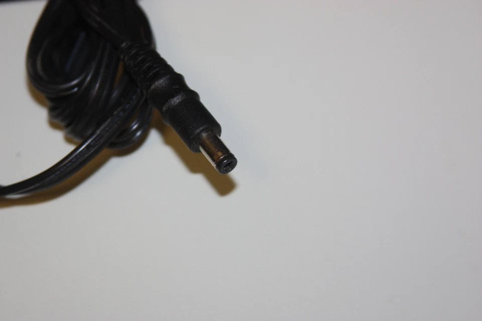 Kingston Fast EtheRx 7-Port 10/100 (KNR7TXD) Ethernet Router-w/Power Supply - Image 3 of 4