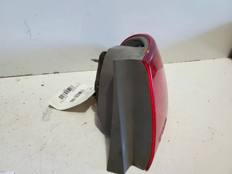 1998-2002, Toyota Corolla, четверть заднего фонаря для пассажира, PN- 81551-02070 - Изображение 3 из 4