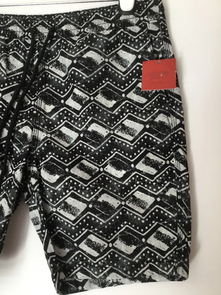 NUEVO CON ETIQUETAS TRAJE DE BAÑO MOSSIMO SUPPLY CO NEGRO BLANCO PARA HOMBRE Foto 2 de 4