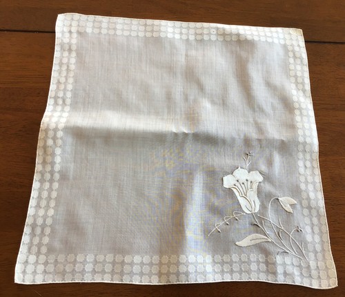 Zwei Vintage Madeira gemarkt weiße Leinen Taschentücher - Bild 2 von 7