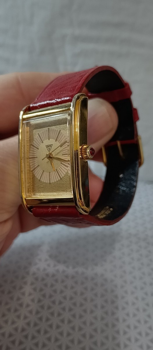 Vintage GUESS Red Leather Band Gold Tone Womens Fashion Watch Vintage 80 main image 4