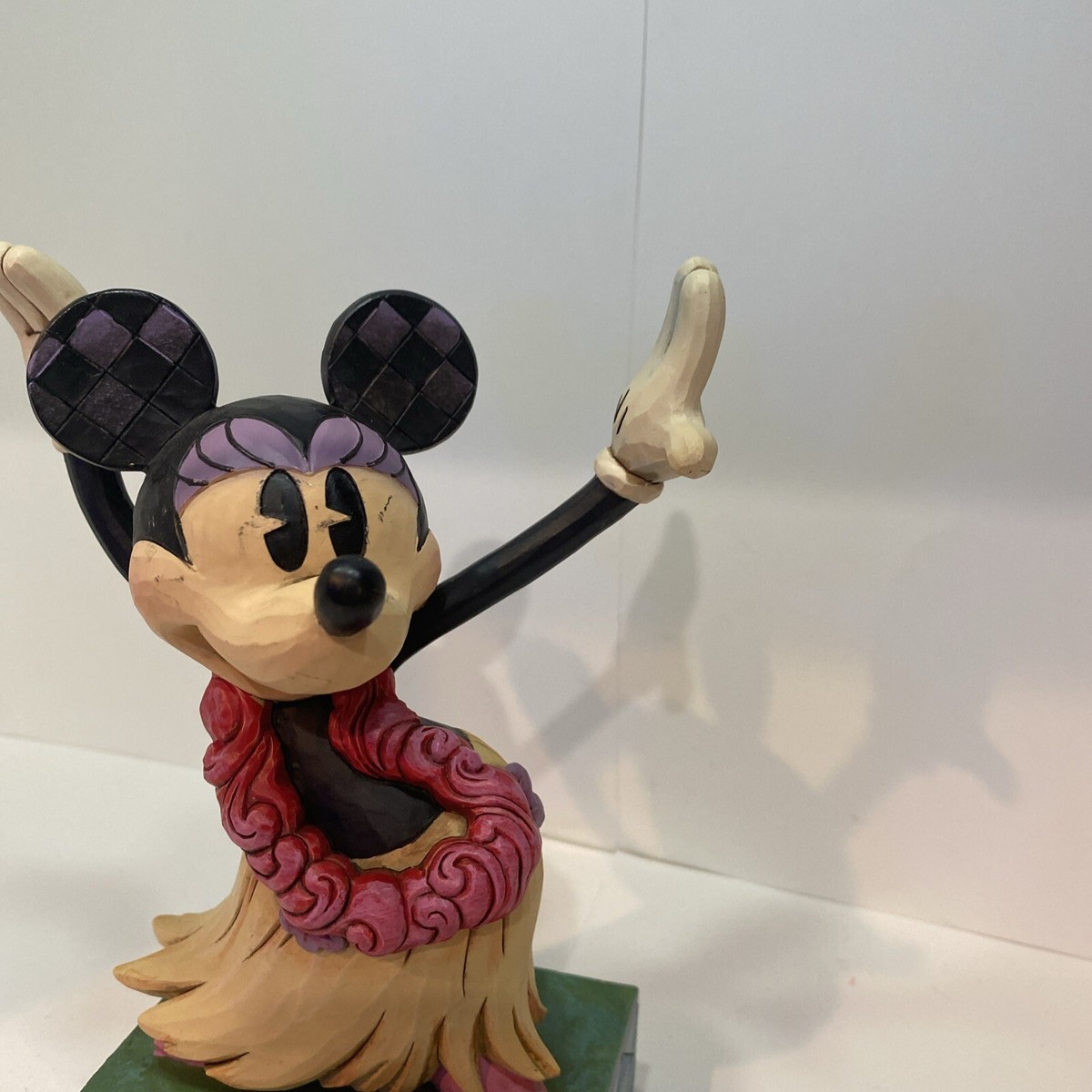 Jim Shore Disney Hawaiian Minnie Mouse Dancing 