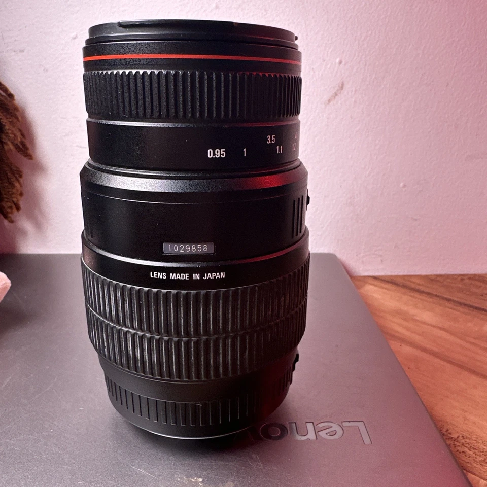 Sigma 70-300mm f/4-5.6 Macro Autofocus Lens for Sigma SA Cameras - Image 4 of 4