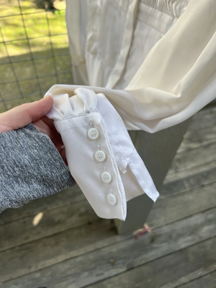 Camisa Givenchy Años 90 Seda Volantes Blanca Talla 42 Foto 4 de 4